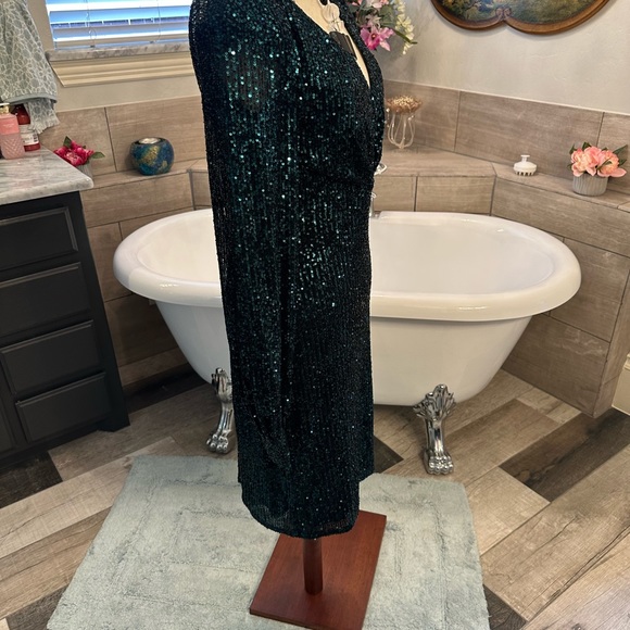 Ieena Mac Duggal Emerald Sequin Green Dress With Long Sleeves Gold Buttons 6 - Picture 7 of 15